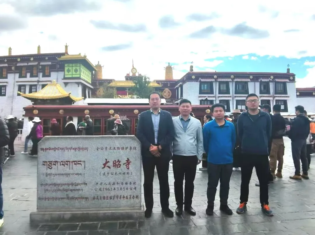 百靈科技參觀大昭寺：汲千年建寺智慧，促企業(yè)轉(zhuǎn)型發(fā)展